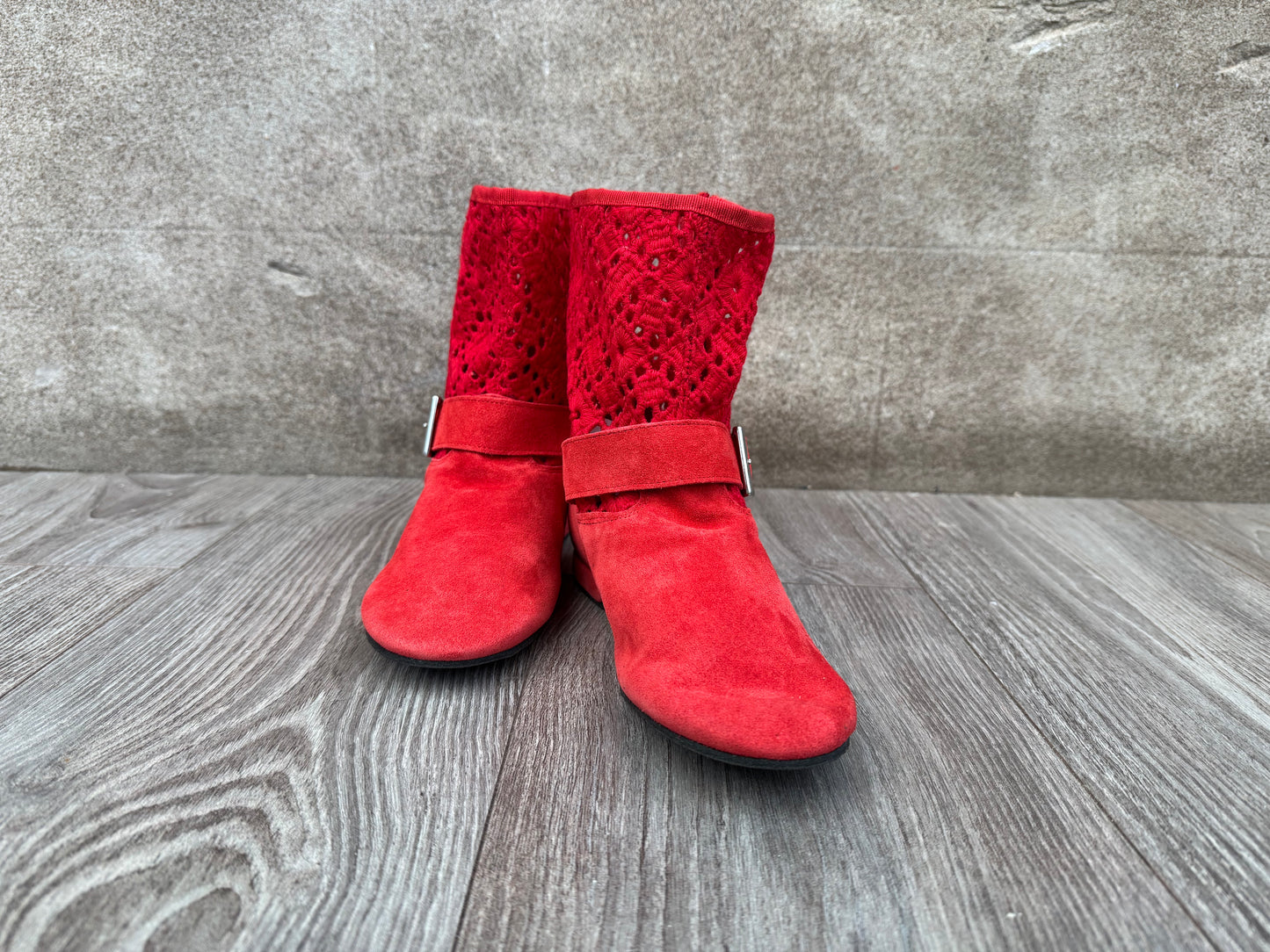 Leo Dance Lace Bootie Red