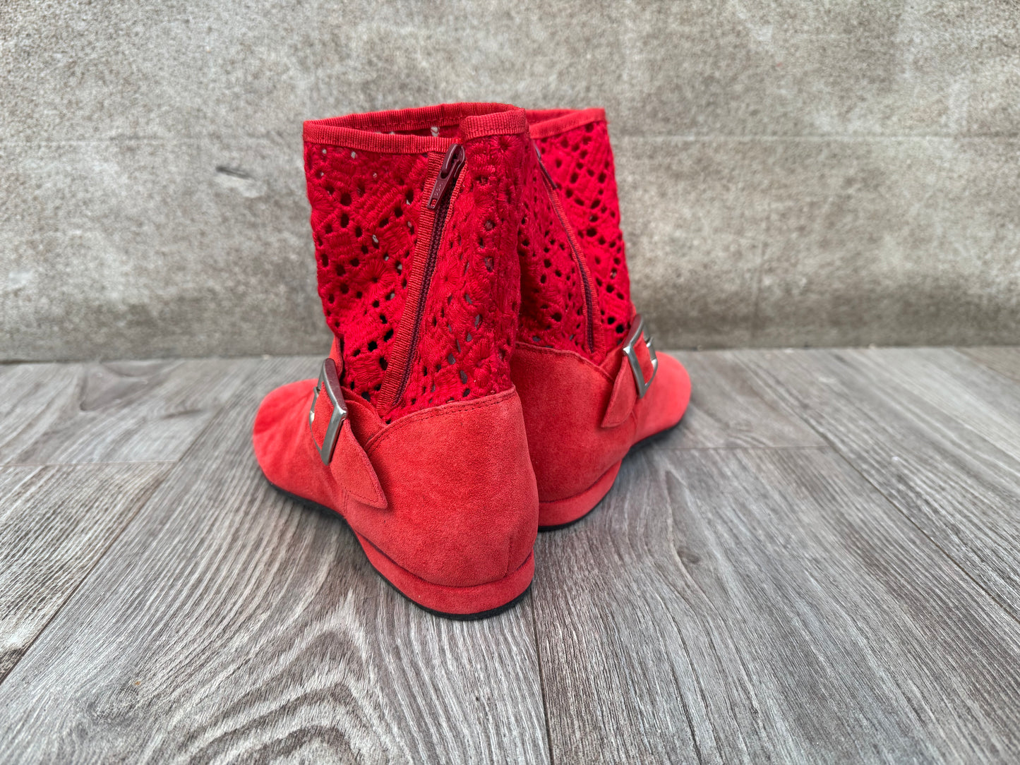 Leo Dance Lace Bootie Red